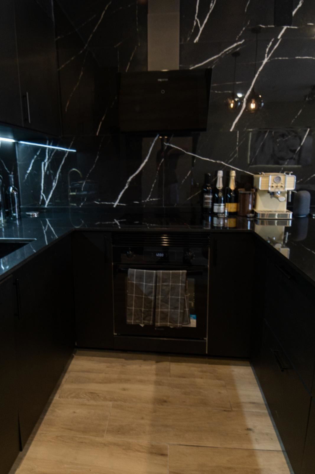 For sale - 2 Bedroom 1 Bathroom Apartment - Middle Floor Apartment in Torrevieja - Torrevieja Centro  - Alicante