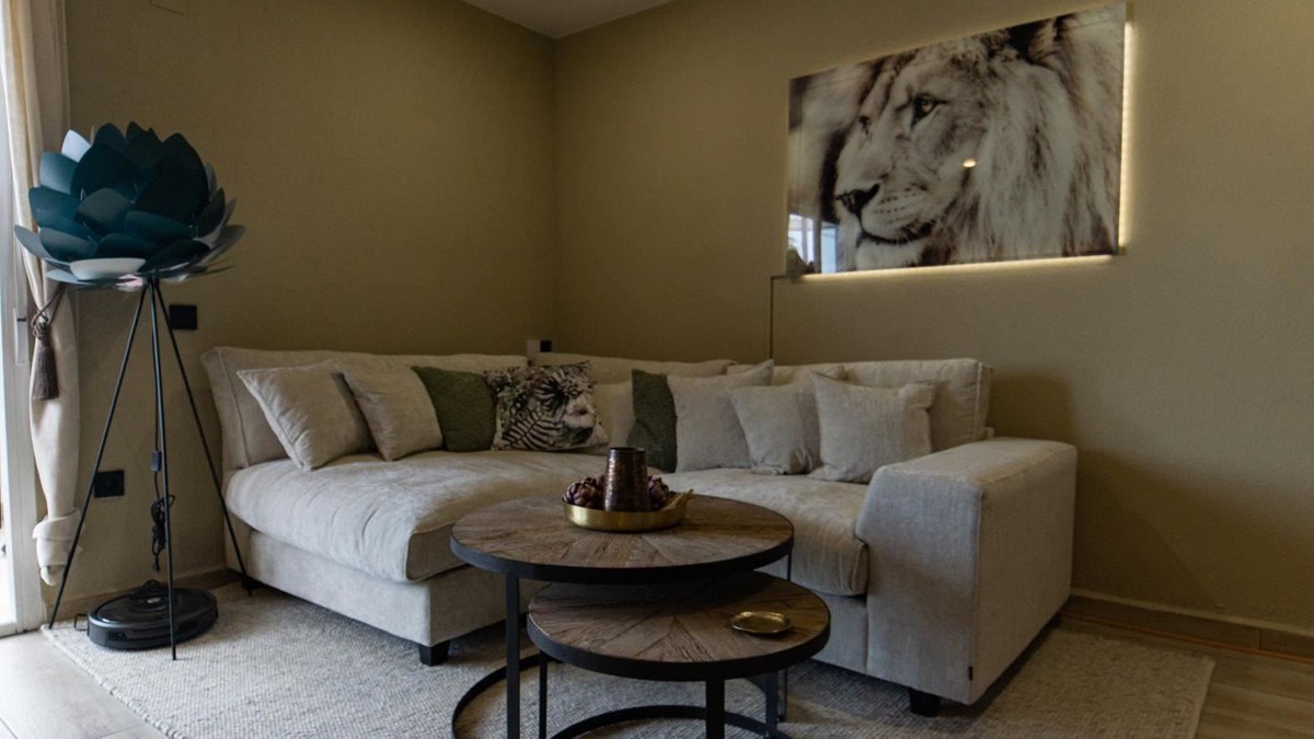 For sale - 2 Bedroom 1 Bathroom Apartment - Middle Floor Apartment in Torrevieja - Torrevieja Centro  - Alicante