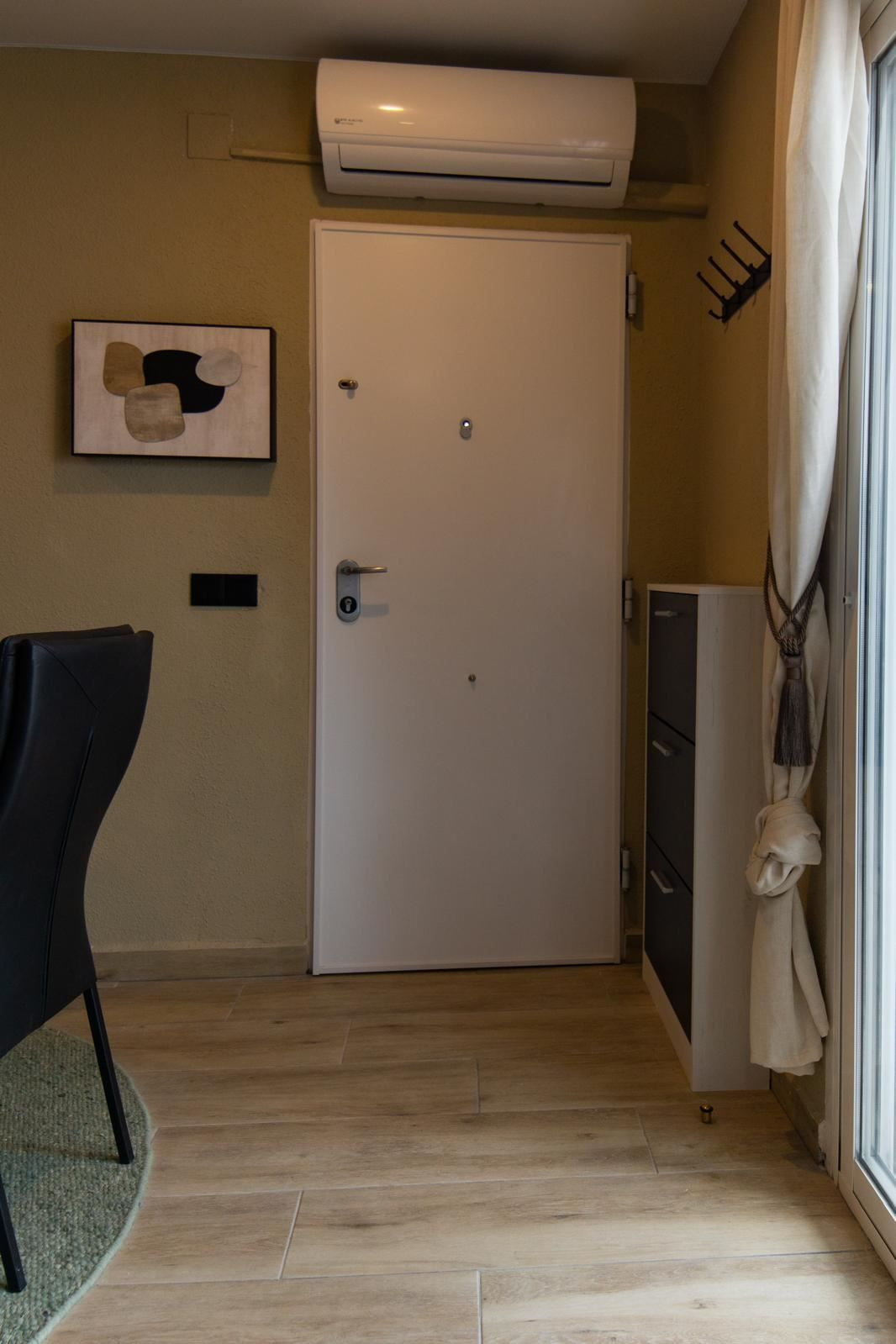 For sale - 2 Bedroom 1 Bathroom Apartment - Middle Floor Apartment in Torrevieja - Torrevieja Centro  - Alicante