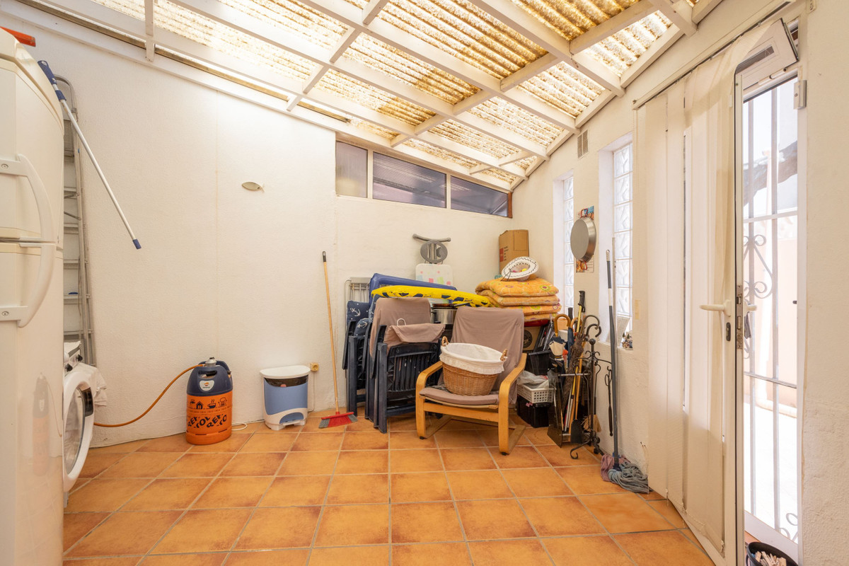 For sale - 2 Bedroom 2 Bathroom House - Townhouse in Torrevieja - Torrevieja Centro  - Alicante