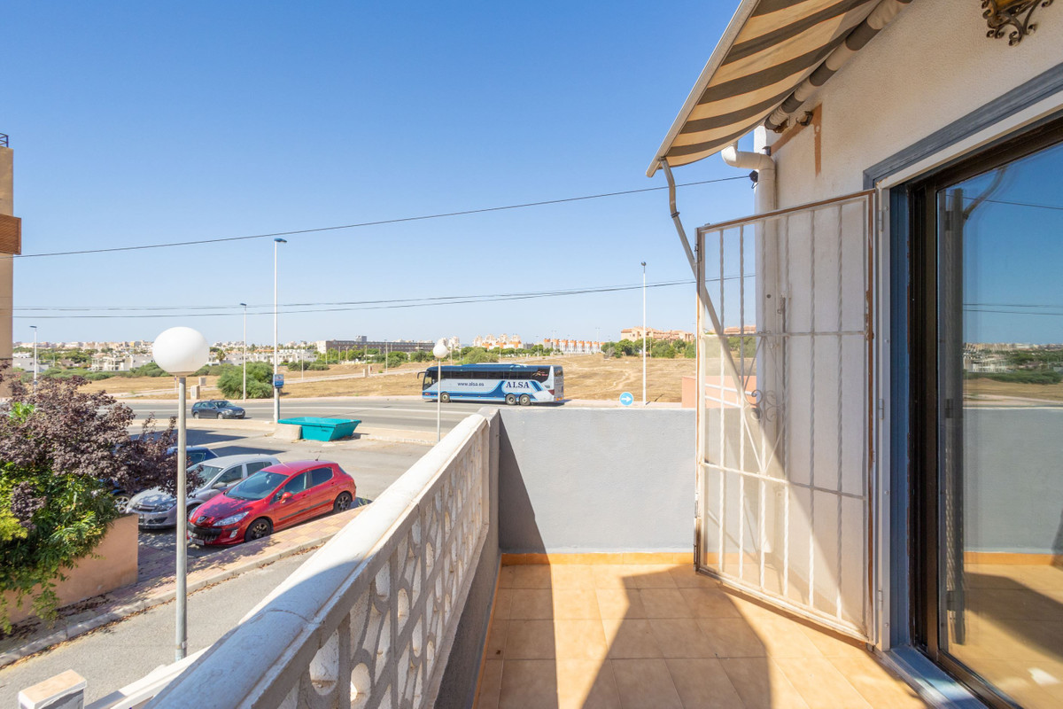 For sale - 2 Bedroom 2 Bathroom House - Townhouse in Torrevieja - Torrevieja Centro  - Alicante