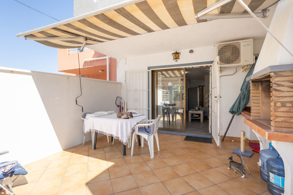 For sale - 2 Bedroom 2 Bathroom House - Townhouse in Torrevieja - Torrevieja Centro  - Alicante