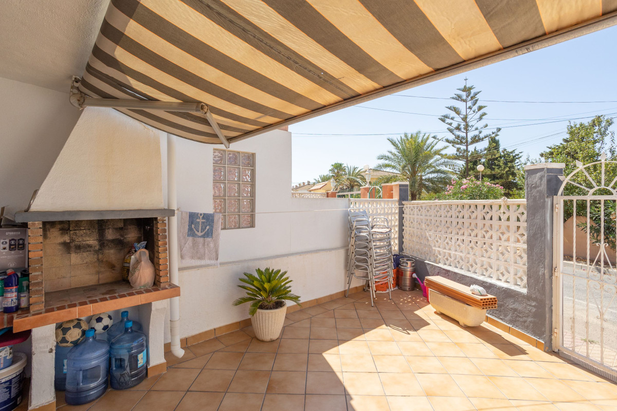For sale - 2 Bedroom 2 Bathroom House - Townhouse in Torrevieja - Torrevieja Centro  - Alicante