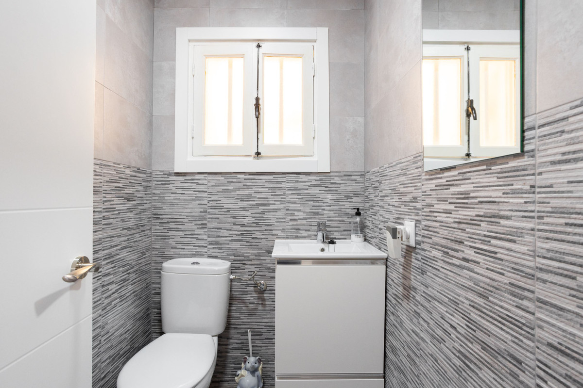 For sale - 2 Bedroom 2 Bathroom House - Townhouse in Torrevieja - Torrevieja Centro  - Alicante