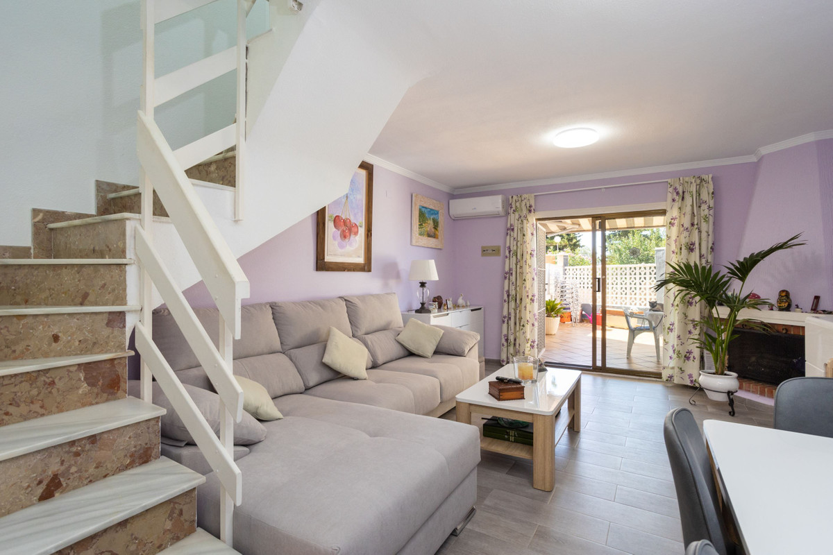 For sale - 2 Bedroom 2 Bathroom House - Townhouse in Torrevieja - Torrevieja Centro  - Alicante