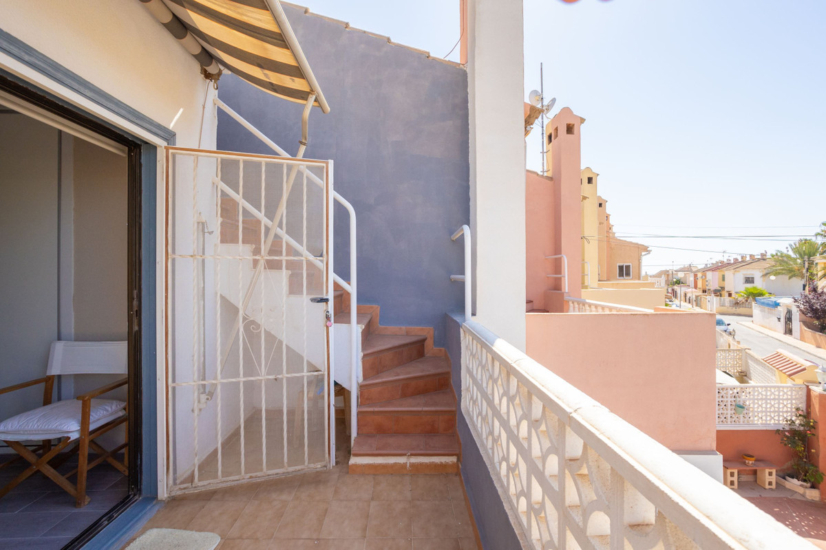 For sale - 2 Bedroom 2 Bathroom House - Townhouse in Torrevieja - Torrevieja Centro  - Alicante