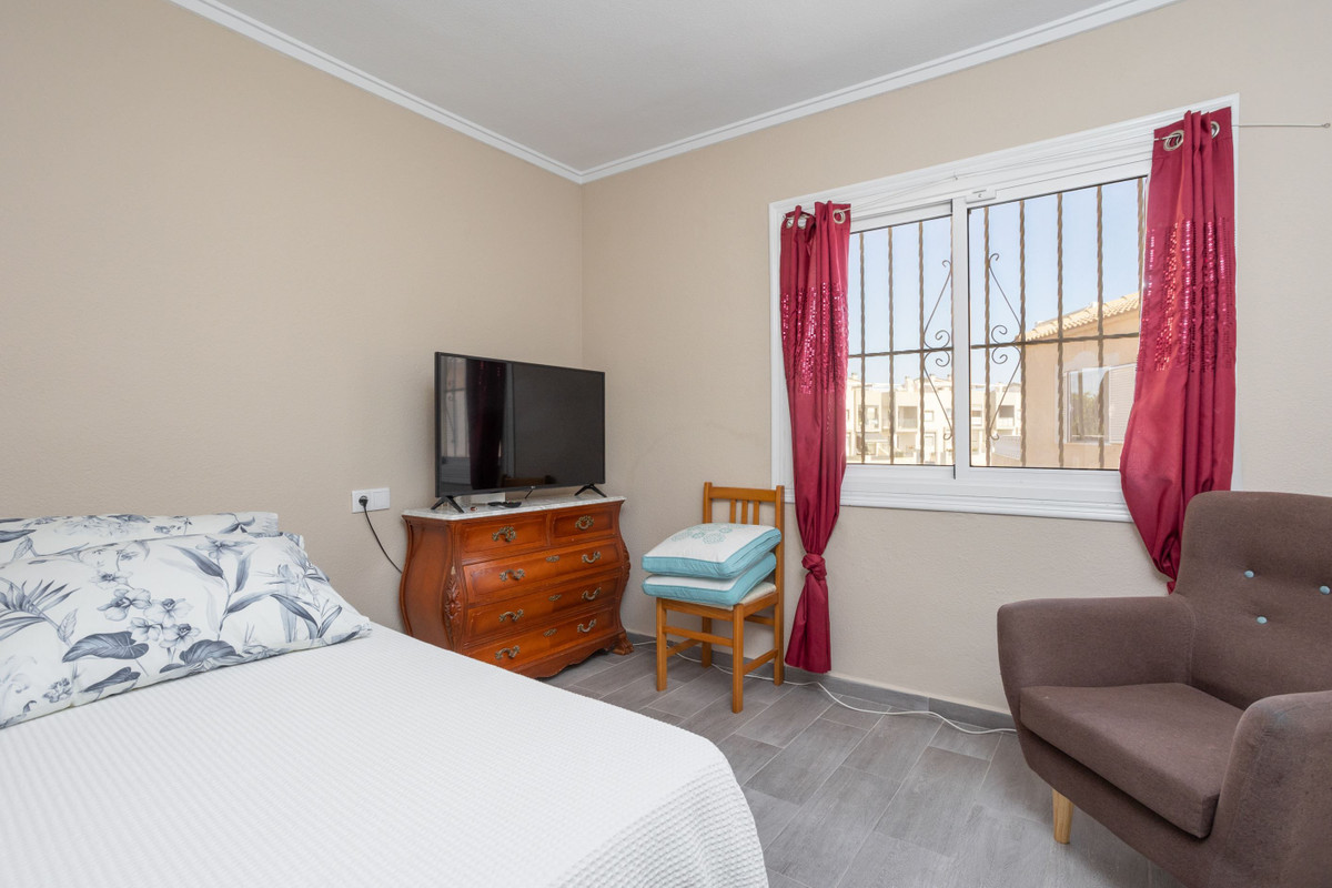 For sale - 2 Bedroom 2 Bathroom House - Townhouse in Torrevieja - Torrevieja Centro  - Alicante