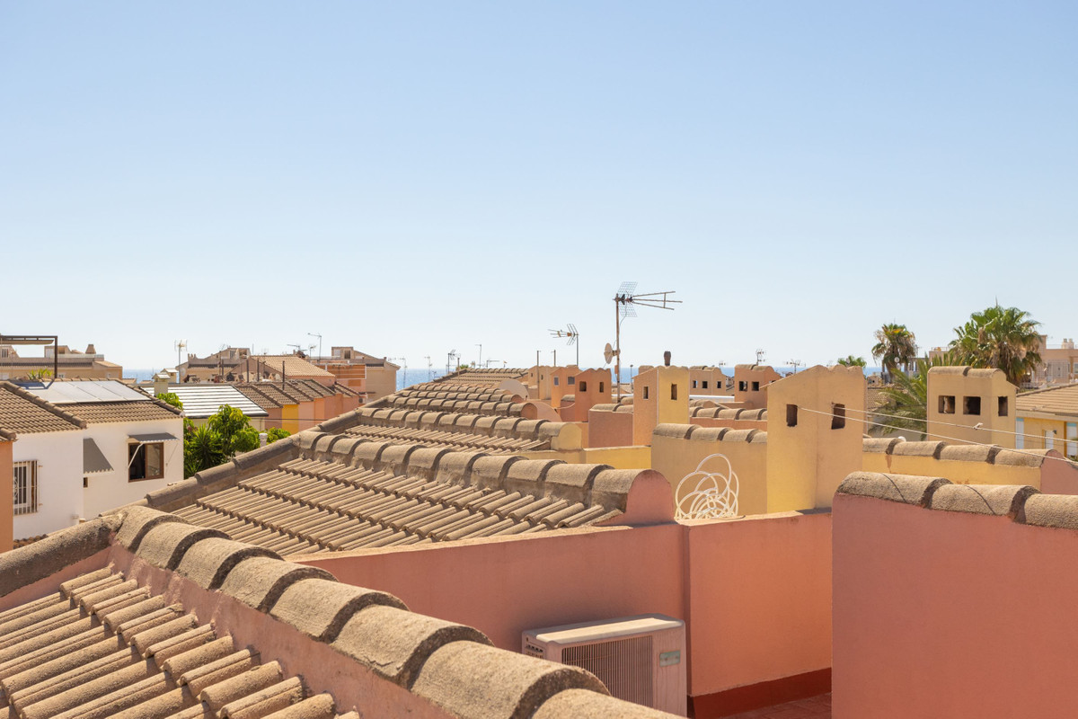 For sale - 2 Bedroom 2 Bathroom House - Townhouse in Torrevieja - Torrevieja Centro  - Alicante