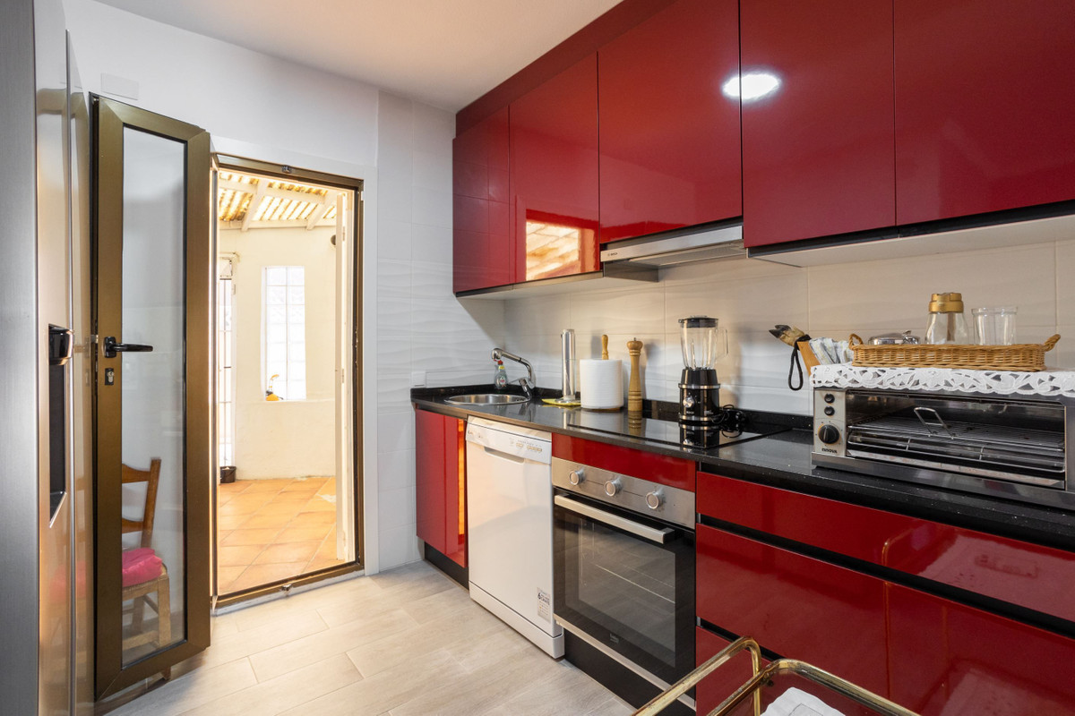 For sale - 2 Bedroom 2 Bathroom House - Townhouse in Torrevieja - Torrevieja Centro  - Alicante