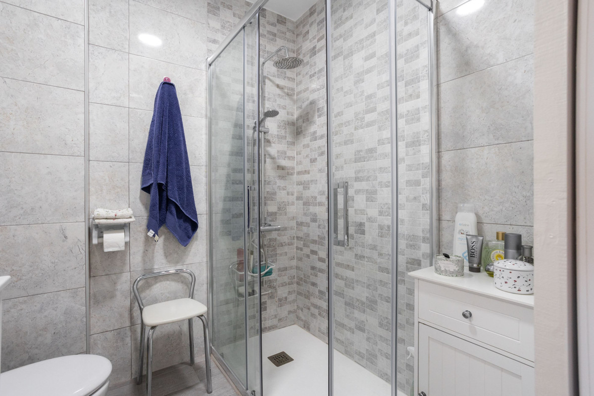 For sale - 2 Bedroom 2 Bathroom House - Townhouse in Torrevieja - Torrevieja Centro  - Alicante