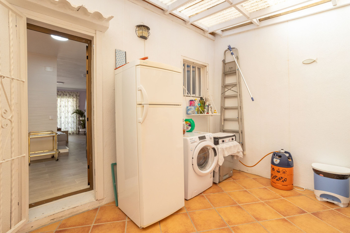 For sale - 2 Bedroom 2 Bathroom House - Townhouse in Torrevieja - Torrevieja Centro  - Alicante