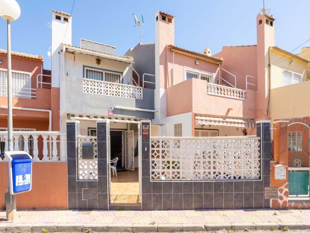 2 Bedroom 2 Bathroom House - Townhouse in Torrevieja