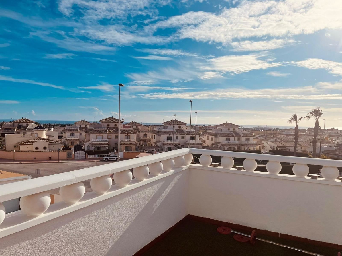 For sale - 3 Bedroom 2 Bathroom House - Townhouse in Orihuela - Lomas de Cabo Roig  - Alicante