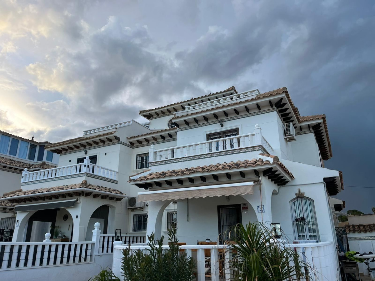 For sale - 3 Bedroom 2 Bathroom House - Townhouse in Orihuela - Lomas de Cabo Roig  - Alicante