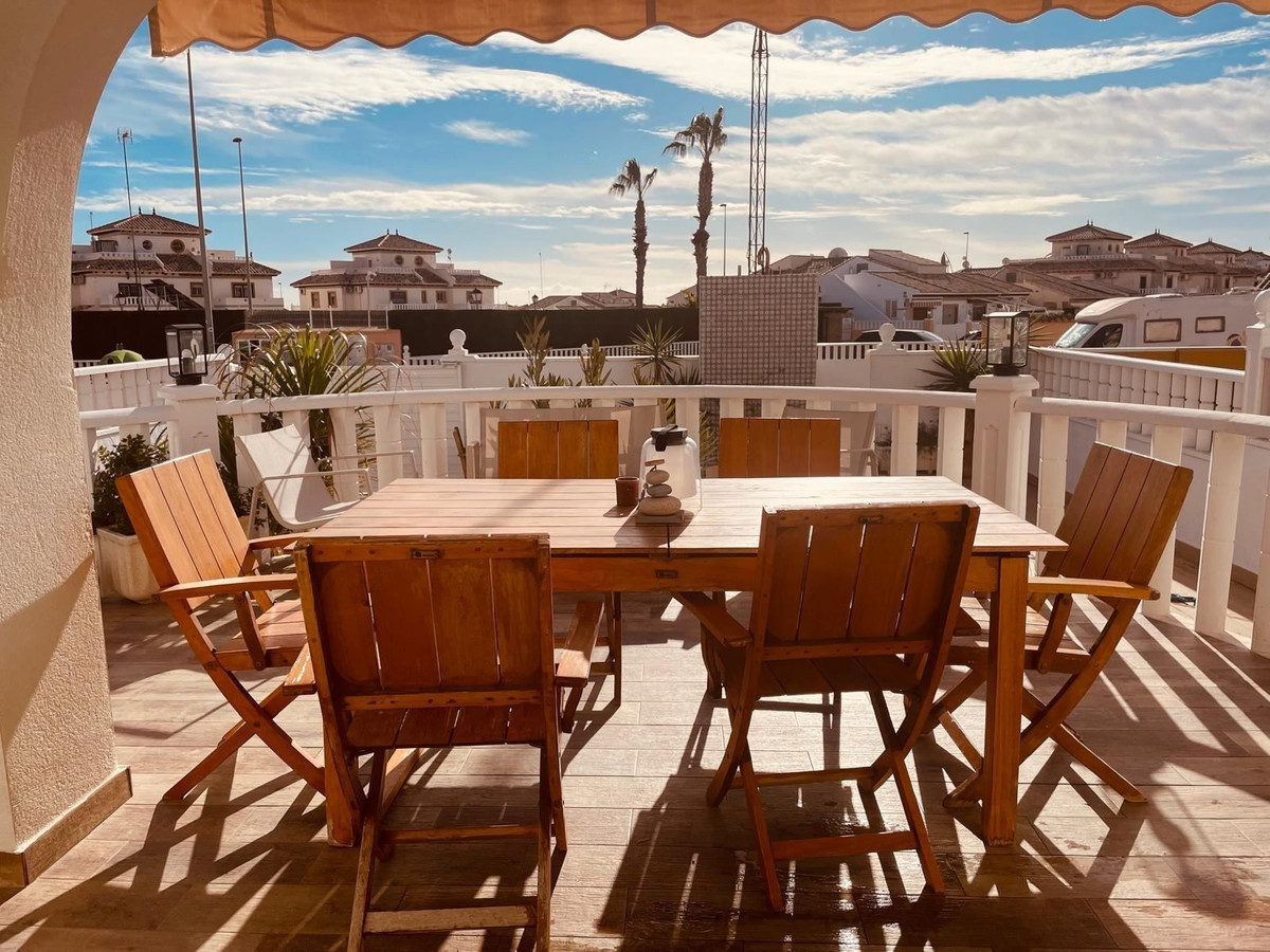 For sale - 3 Bedroom 2 Bathroom House - Townhouse in Orihuela - Lomas de Cabo Roig  - Alicante