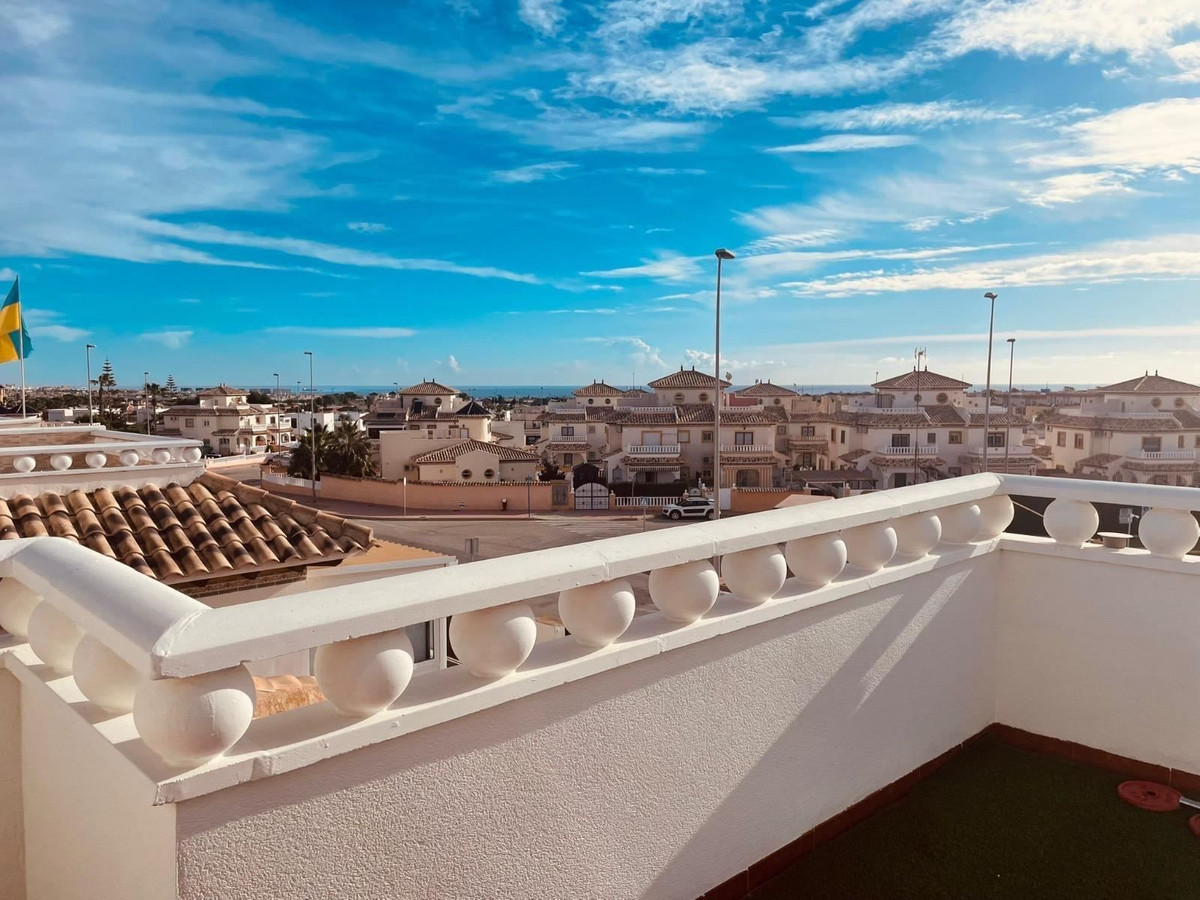 For sale - 3 Bedroom 2 Bathroom House - Townhouse in Orihuela - Lomas de Cabo Roig  - Alicante