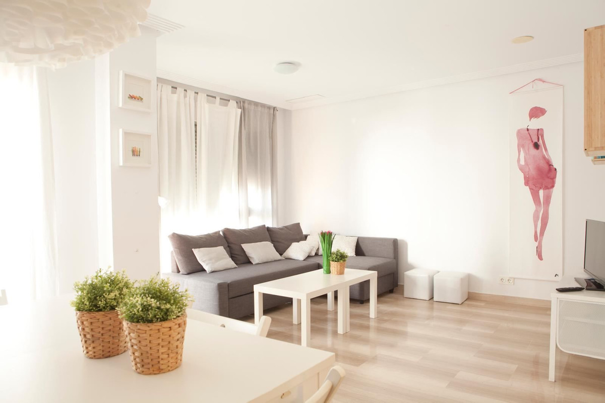 For sale - 4 Bedroom 2 Bathroom Apartment - Middle Floor Apartment in Santa Pola - Santa Pola Centro  - Alicante