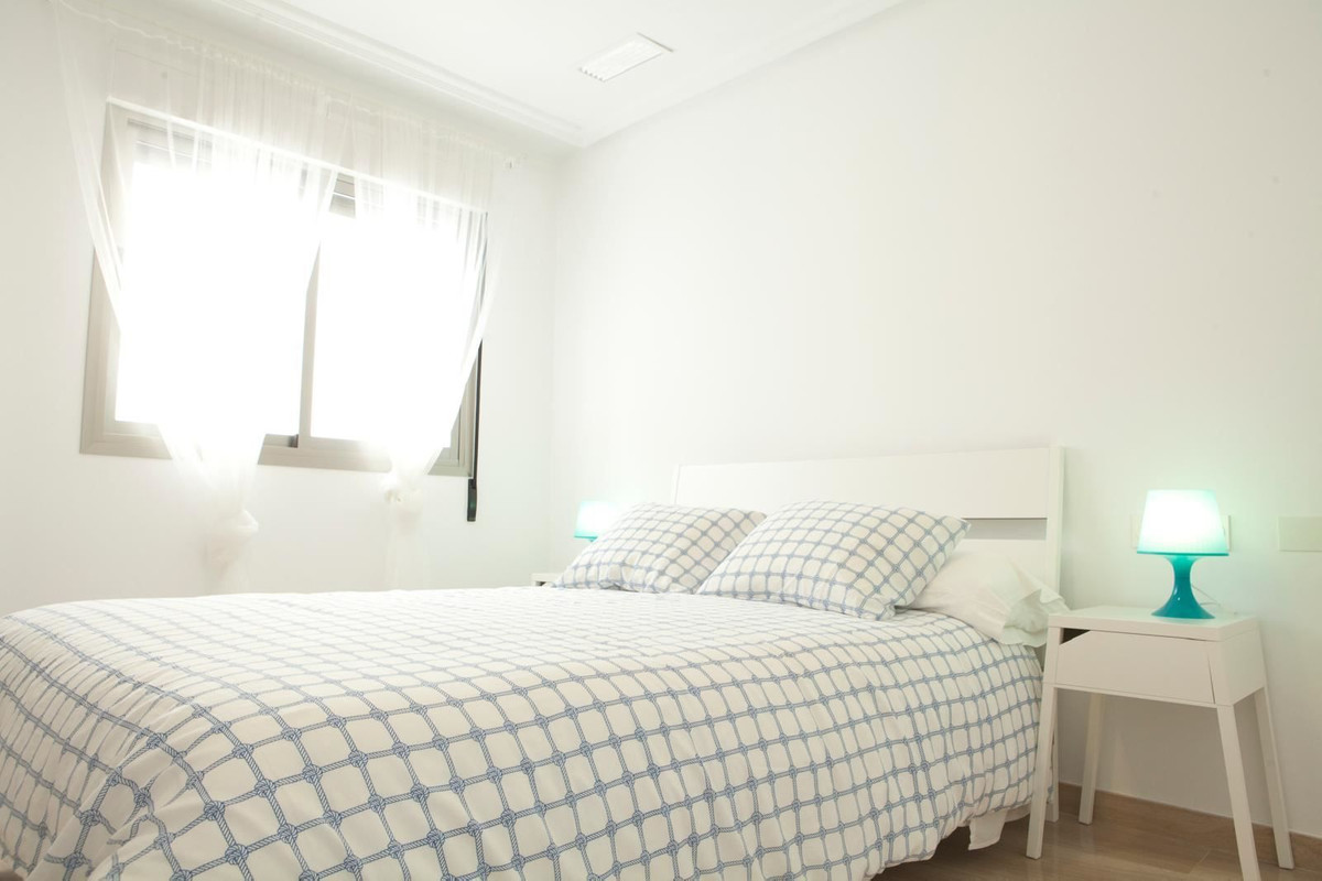 For sale - 4 Bedroom 2 Bathroom Apartment - Middle Floor Apartment in Santa Pola - Santa Pola Centro  - Alicante