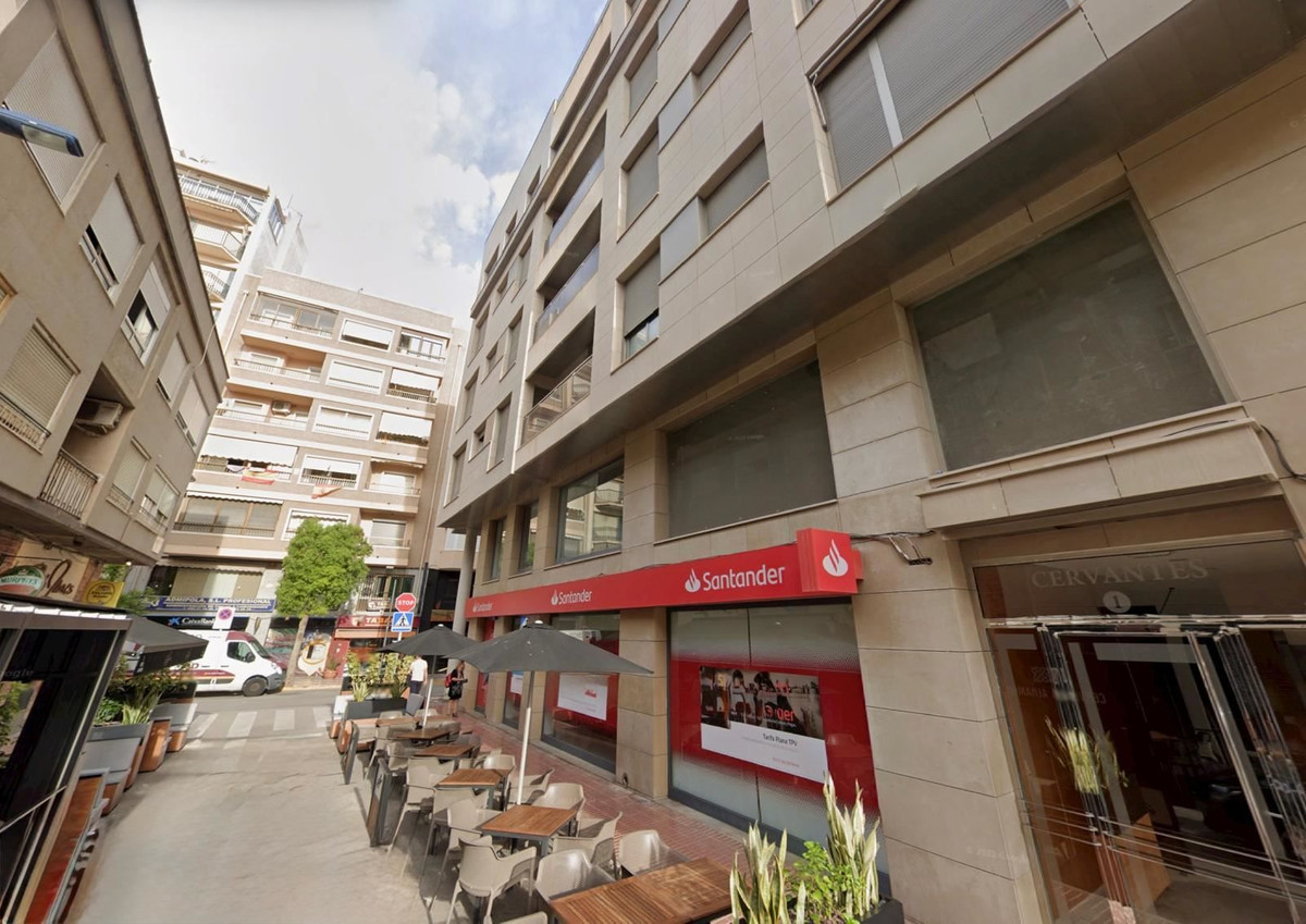 For sale - 4 Bedroom 2 Bathroom Apartment - Middle Floor Apartment in Santa Pola - Santa Pola Centro  - Alicante