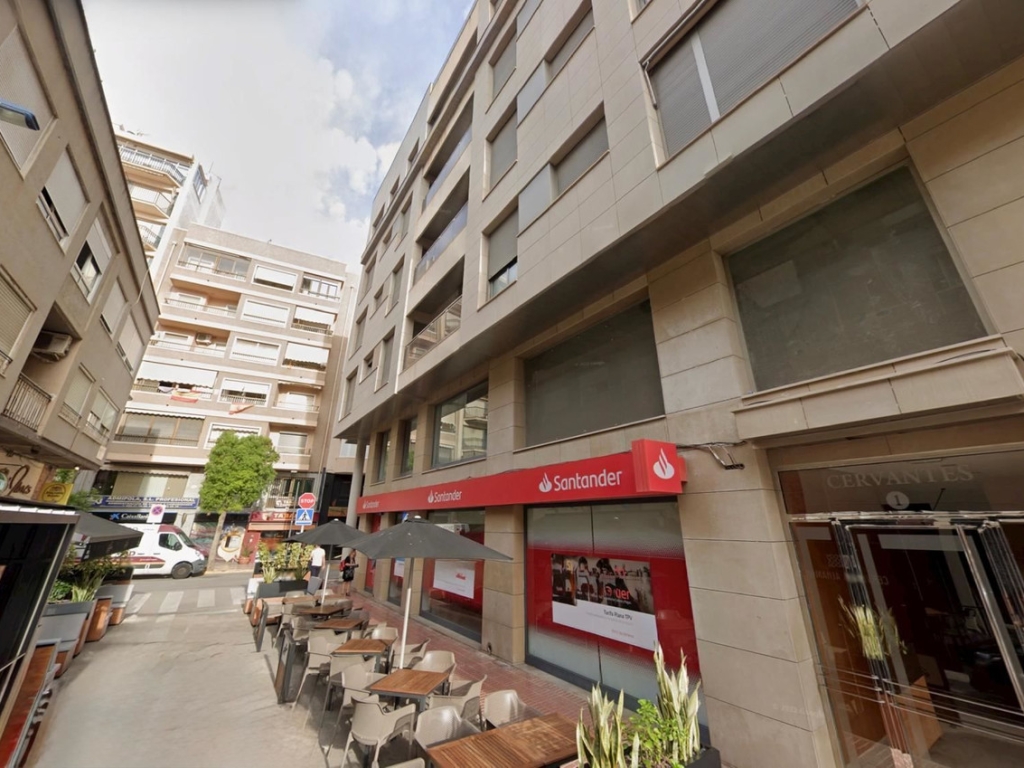 4 Bedroom 2 Bathroom Apartment - Middle Floor Apartment in Santa Pola