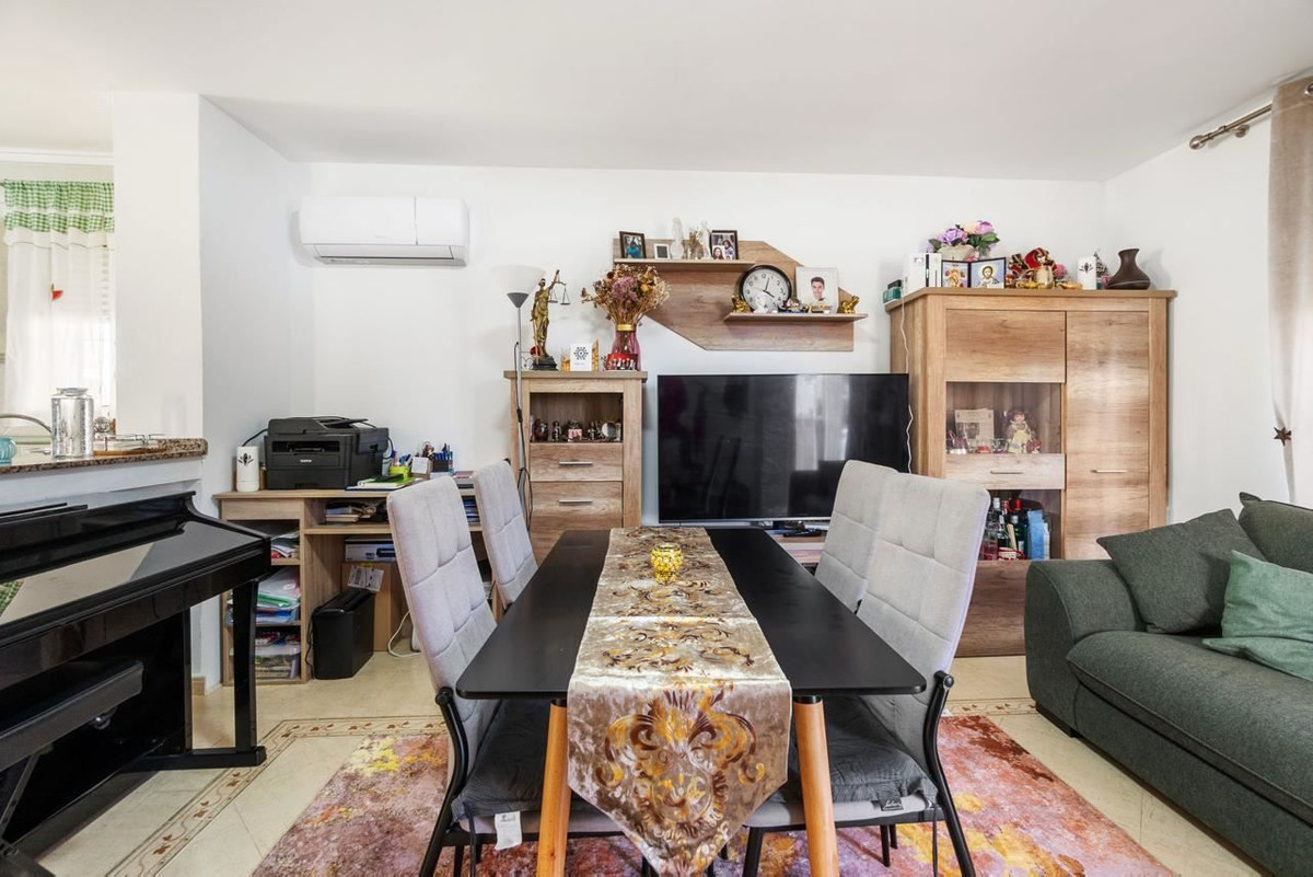 For sale - 3 Bedroom 2 Bathroom House - Detached Villa in Orihuela - Villamartin  - Alicante