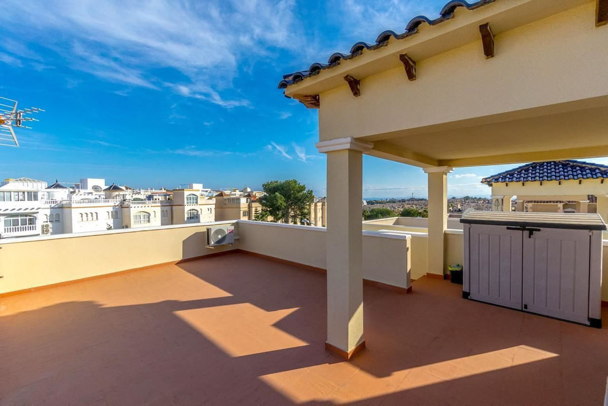 For sale - 3 Bedroom 2 Bathroom House - Detached Villa in Orihuela - Villamartin  - Alicante