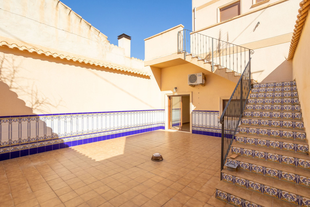 For sale - 4 Bedroom 4 Bathroom House - Townhouse in San Miguel de Salinas - San Miguel de Salinas Centro  - Alicante
