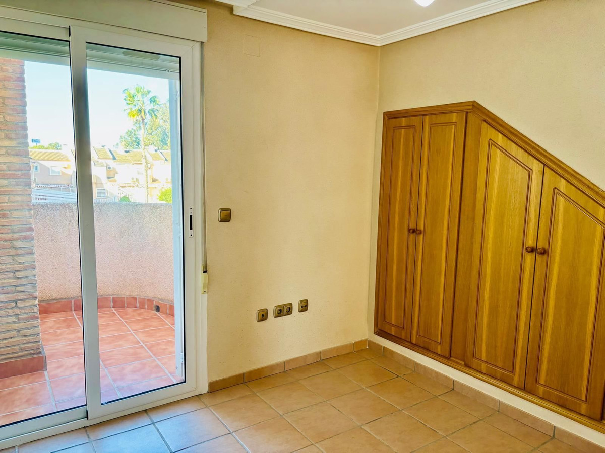 For sale - 3 Bedroom 2 Bathroom House - Townhouse in Orihuela - Mil Palmeras  - Alicante