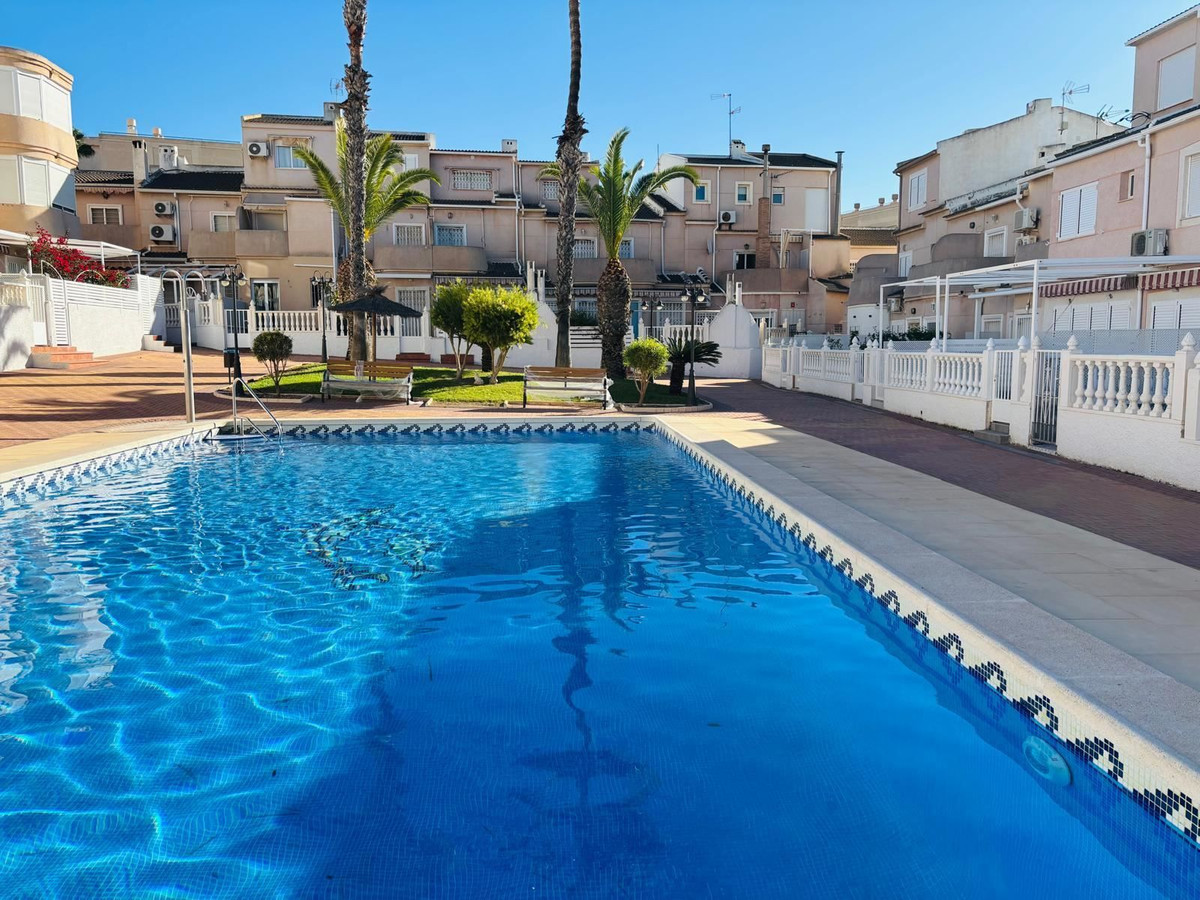 For sale - 3 Bedroom 2 Bathroom House - Townhouse in Orihuela - Mil Palmeras  - Alicante