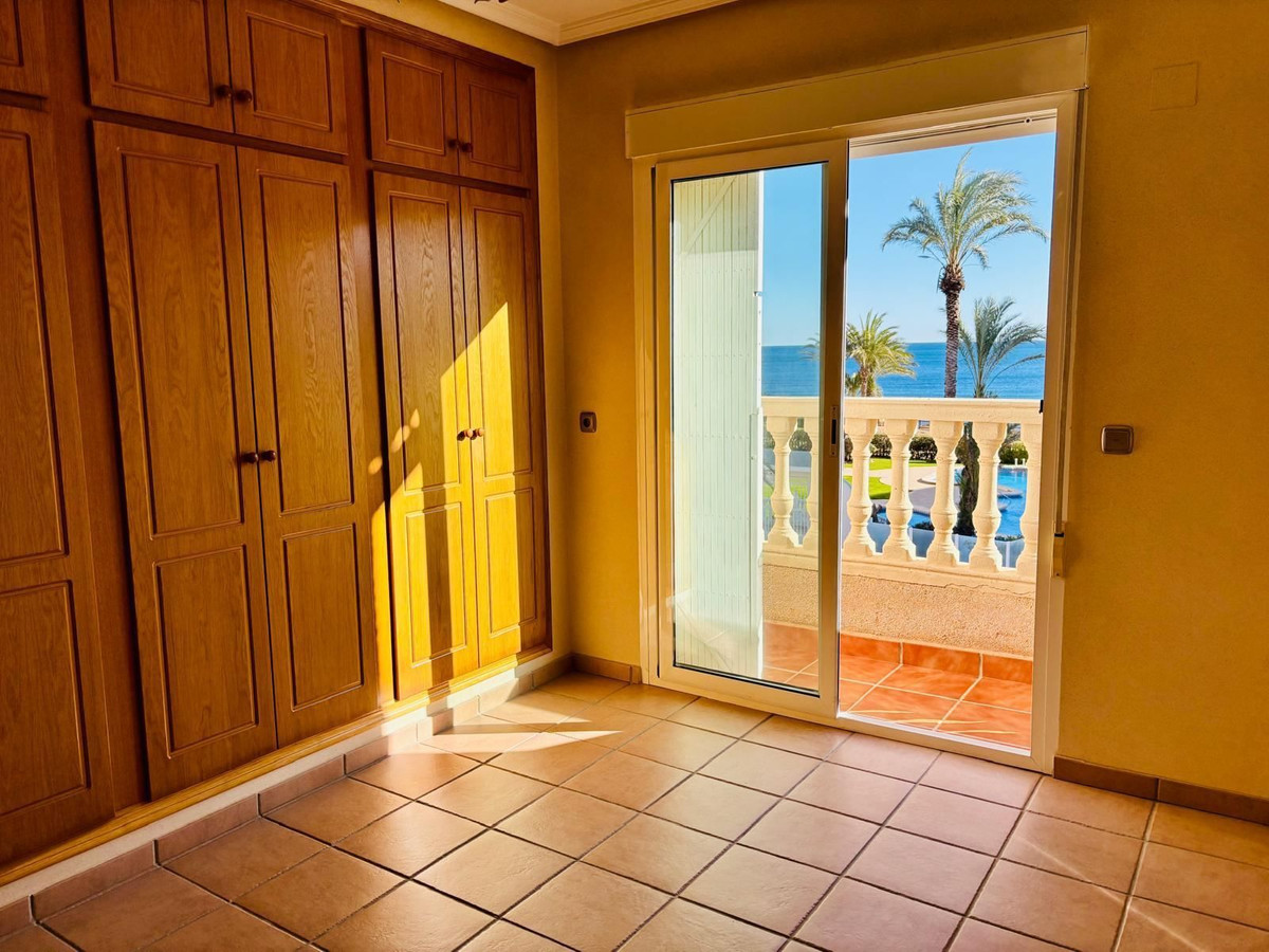 For sale - 3 Bedroom 2 Bathroom House - Townhouse in Orihuela - Mil Palmeras  - Alicante