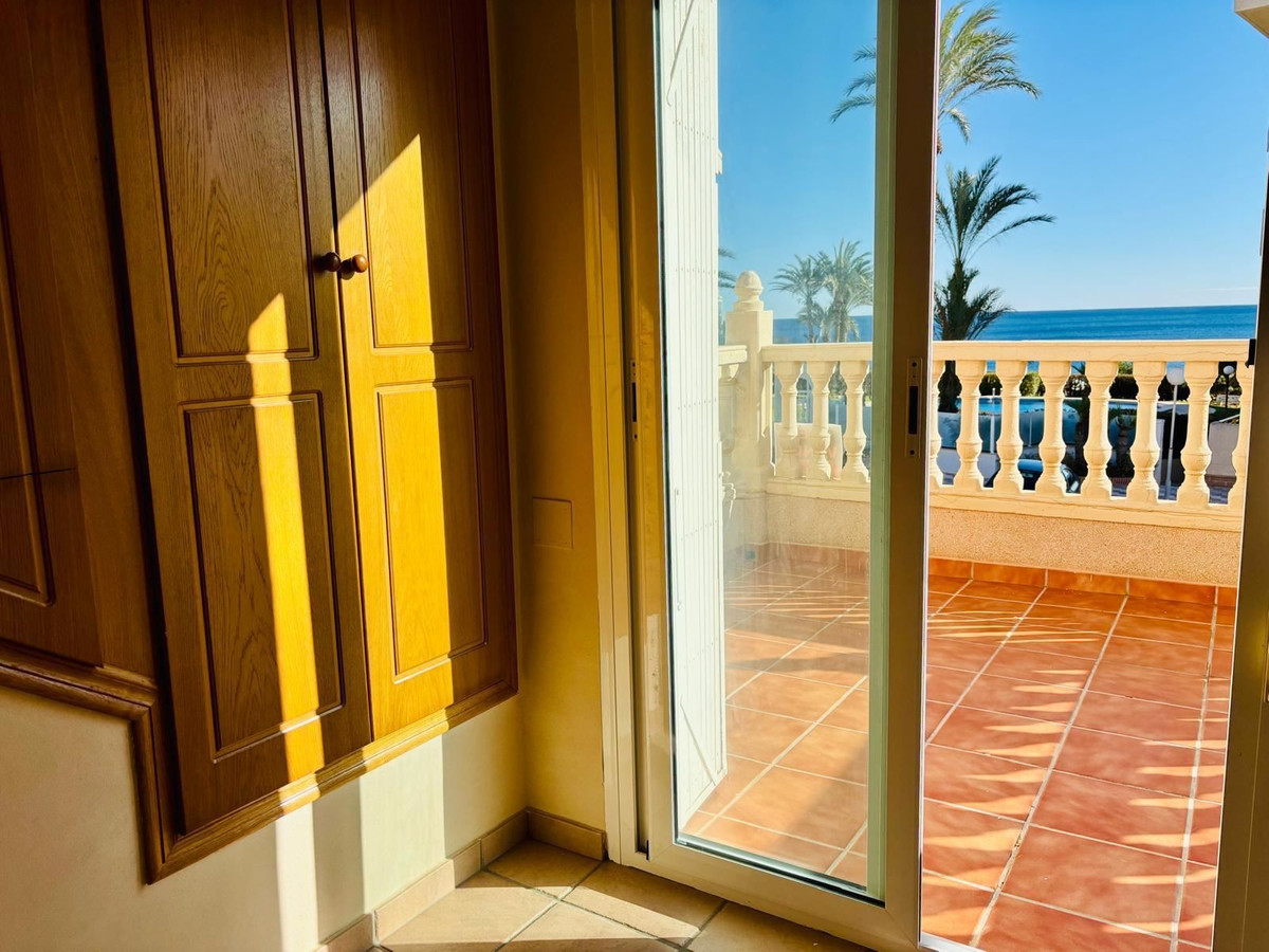 For sale - 3 Bedroom 2 Bathroom House - Townhouse in Orihuela - Mil Palmeras  - Alicante