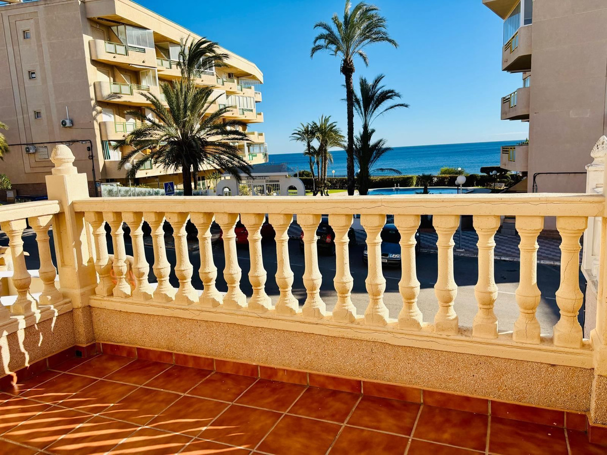 For sale - 3 Bedroom 2 Bathroom House - Townhouse in Orihuela - Mil Palmeras  - Alicante