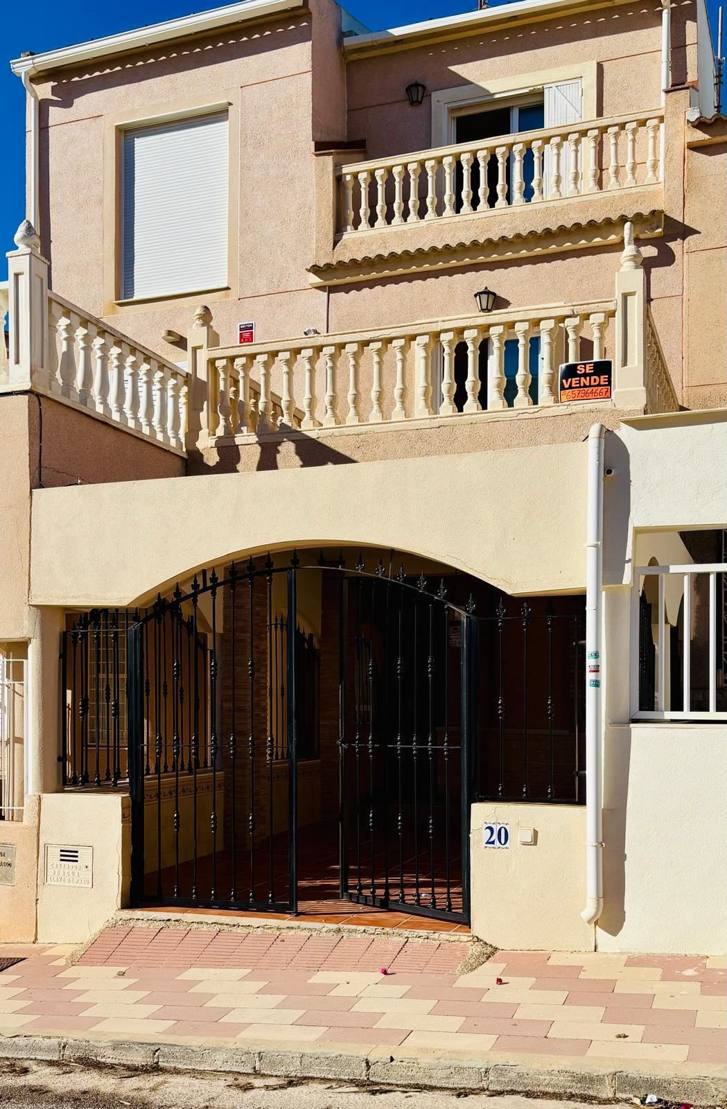 For sale - 3 Bedroom 2 Bathroom House - Townhouse in Orihuela - Mil Palmeras  - Alicante