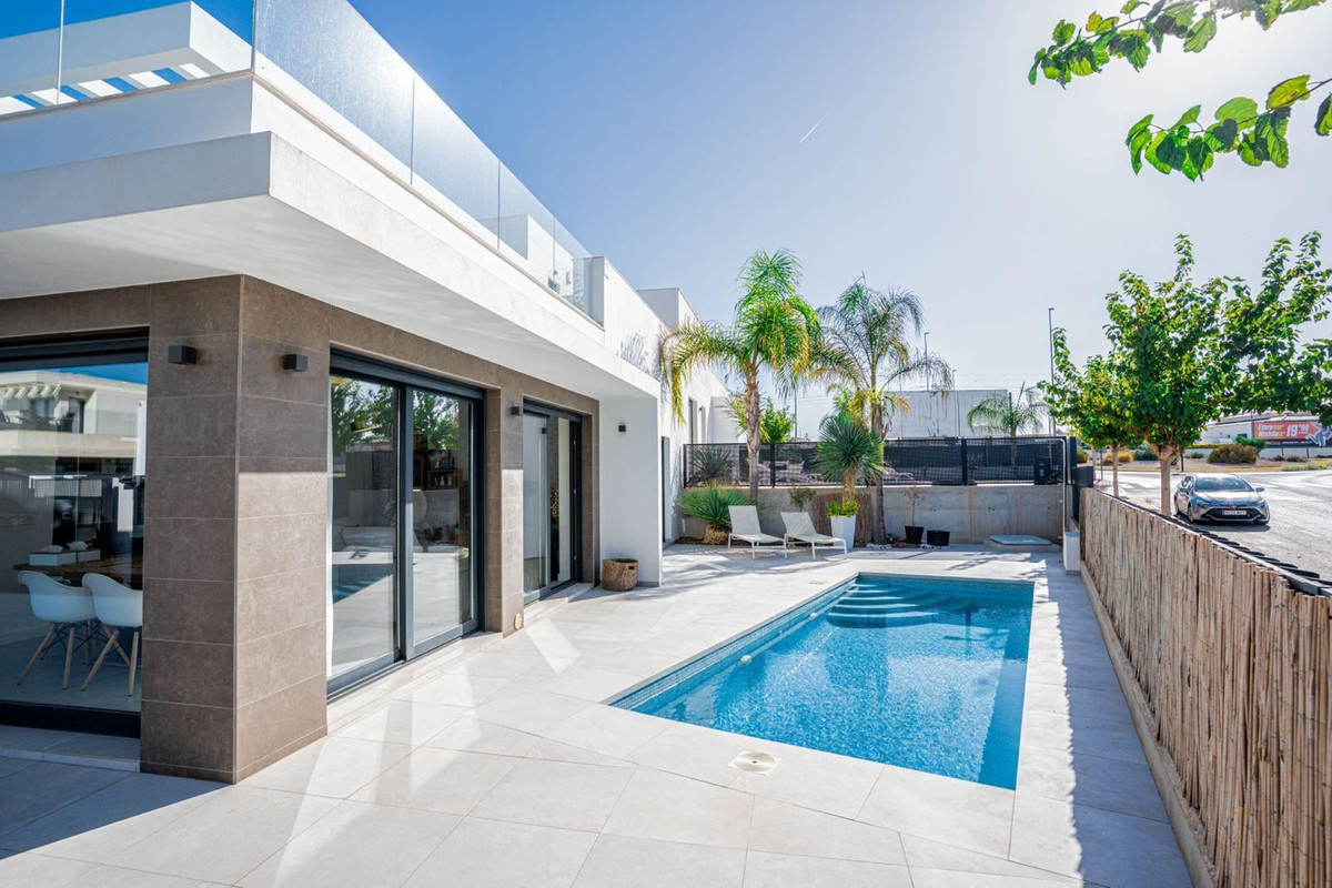 For sale - 3 Bedroom 2 Bathroom House - Detached Villa in San Fulgencio - La Marina  - Alicante