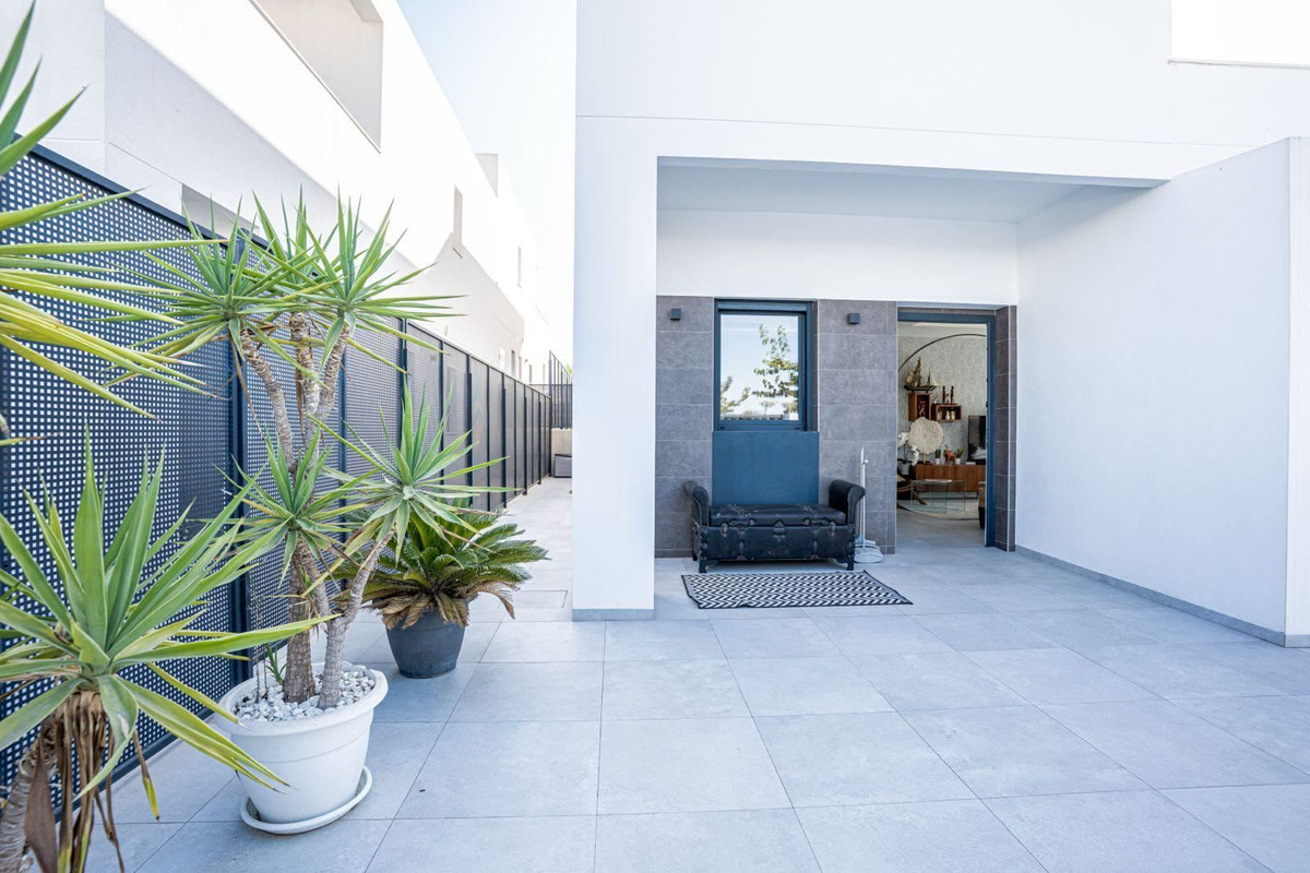 For sale - 3 Bedroom 2 Bathroom House - Detached Villa in San Fulgencio - La Marina  - Alicante