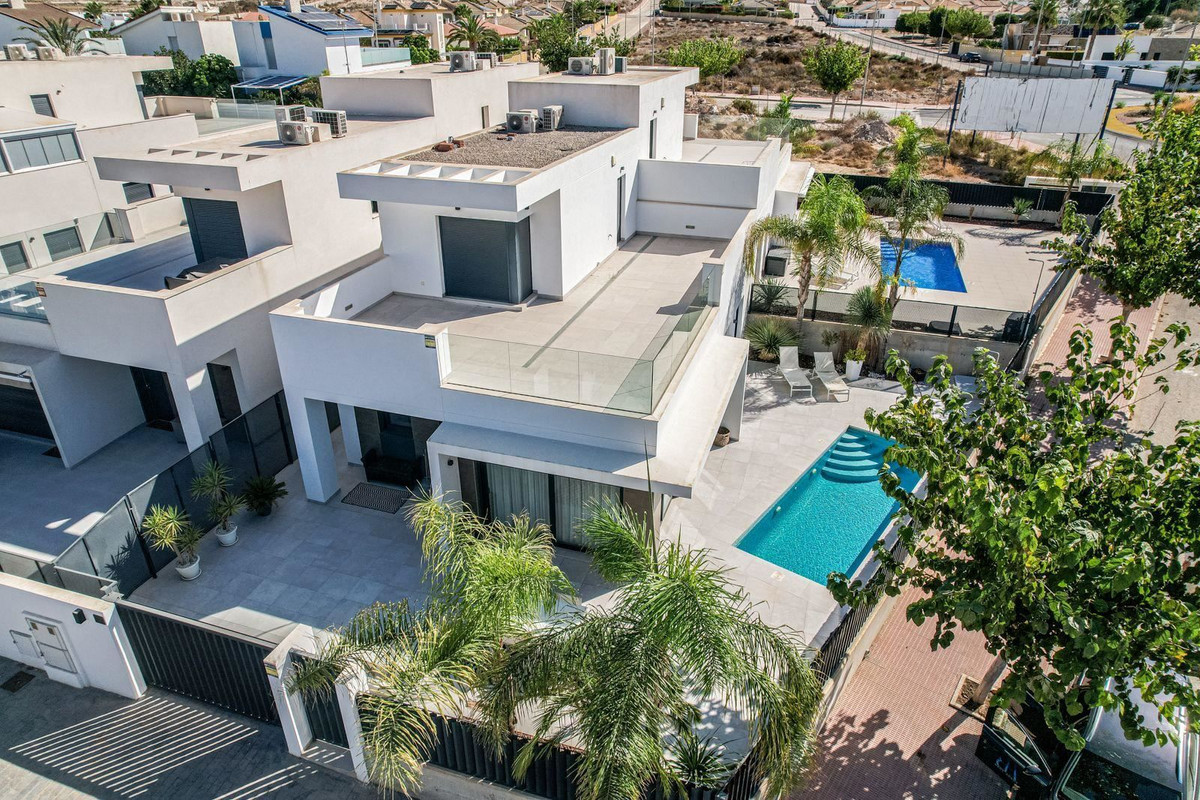 For sale - 3 Bedroom 2 Bathroom House - Detached Villa in San Fulgencio - La Marina  - Alicante