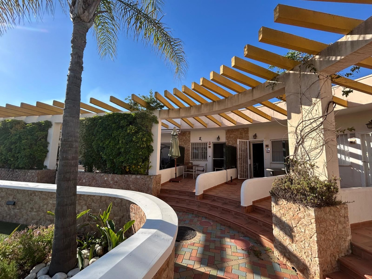 For sale - 2 Bedroom 1 Bathroom House - Townhouse in Orihuela - Mil Palmeras  - Alicante