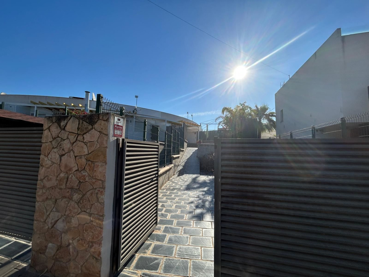 For sale - 2 Bedroom 1 Bathroom House - Townhouse in Orihuela - Mil Palmeras  - Alicante