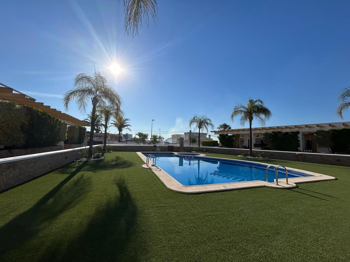 For sale - 2 Bedroom 1 Bathroom House - Townhouse in Orihuela - Mil Palmeras  - Alicante