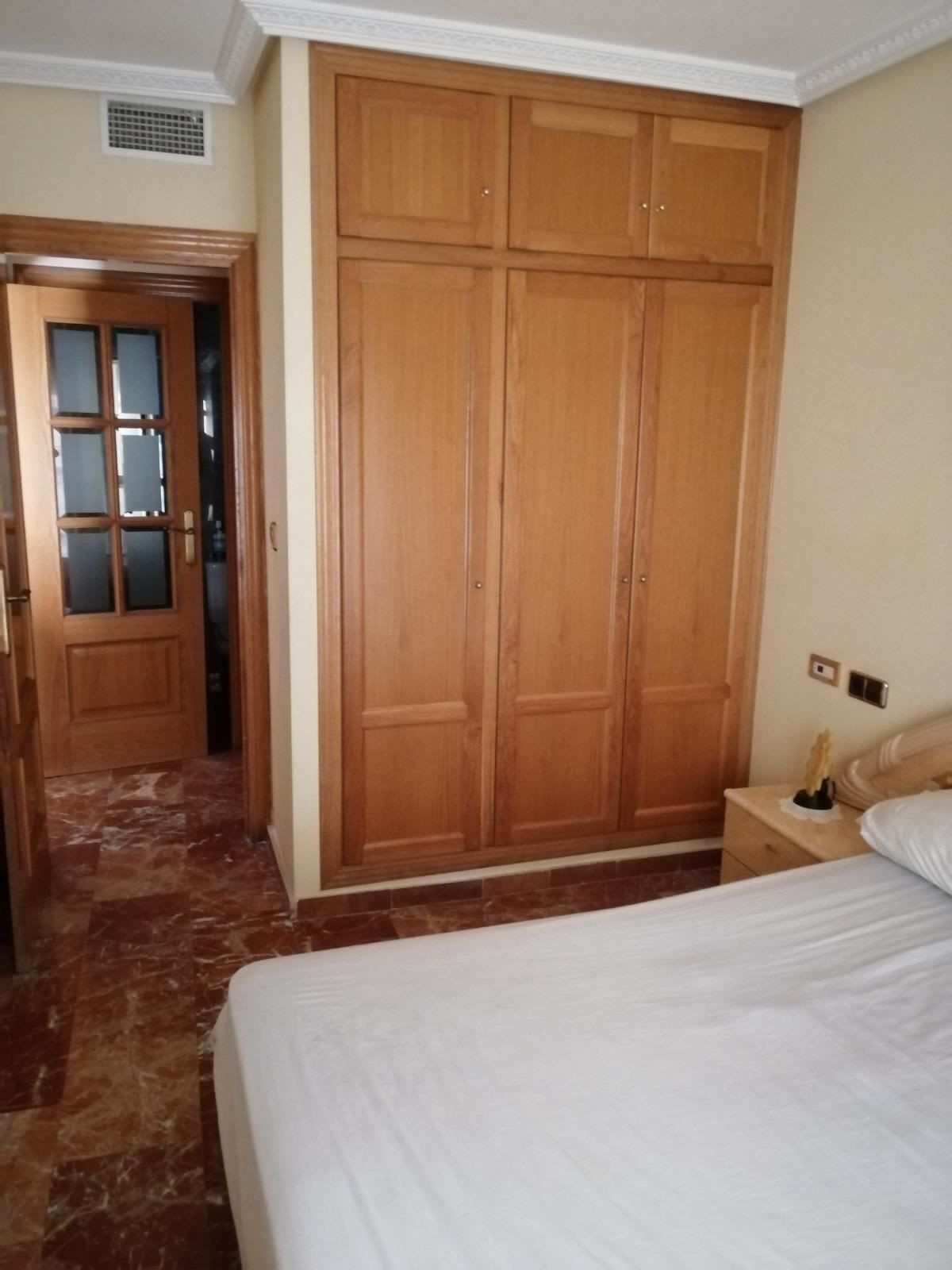 For sale - 3 Bedroom 2 Bathroom Apartment - Middle Floor Apartment in Torrevieja - Torrevieja Centro  - Alicante