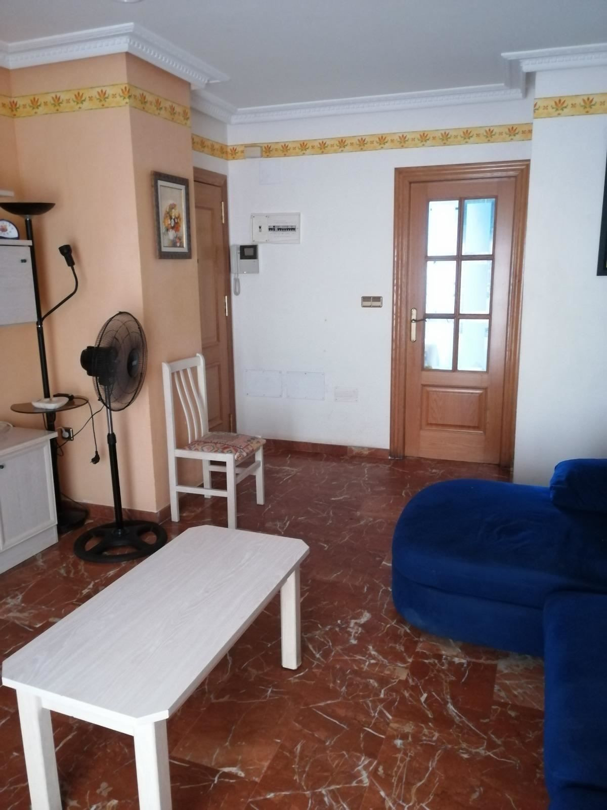 For sale - 3 Bedroom 2 Bathroom Apartment - Middle Floor Apartment in Torrevieja - Torrevieja Centro  - Alicante