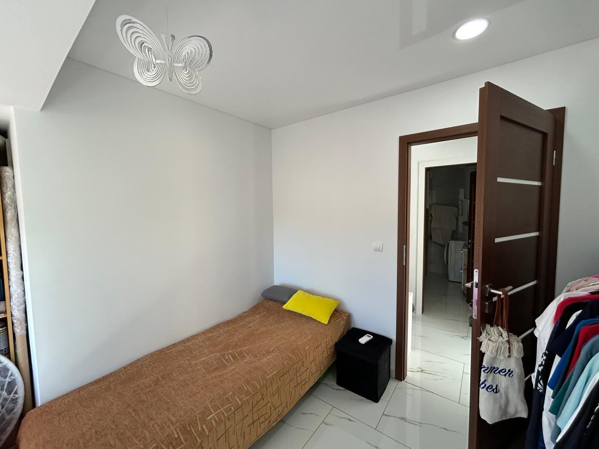 For sale - 2 Bedroom 1 Bathroom Apartment - Middle Floor Apartment in Torrevieja - Torrevieja Centro  - Alicante