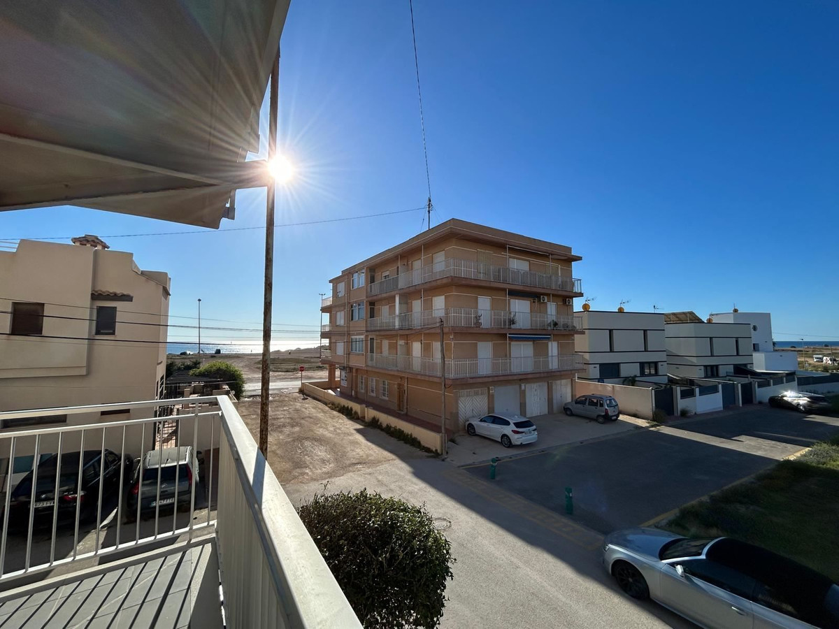 For sale - 2 Bedroom 1 Bathroom Apartment - Middle Floor Apartment in Torrevieja - Torrevieja Centro  - Alicante