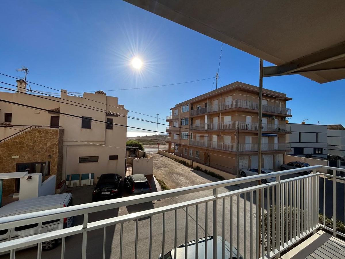 For sale - 2 Bedroom 1 Bathroom Apartment - Middle Floor Apartment in Torrevieja - Torrevieja Centro  - Alicante