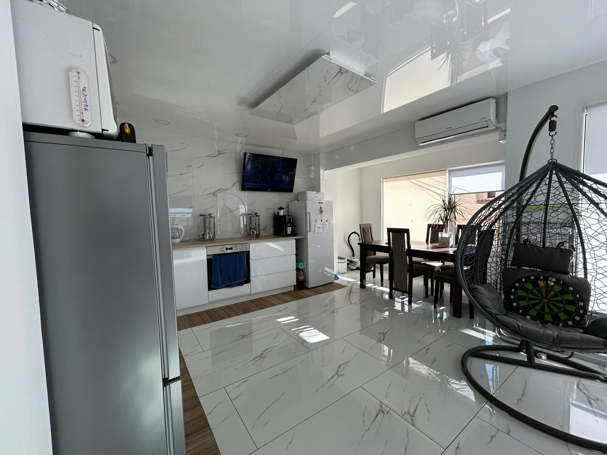 For sale - 2 Bedroom 1 Bathroom Apartment - Middle Floor Apartment in Torrevieja - Torrevieja Centro  - Alicante