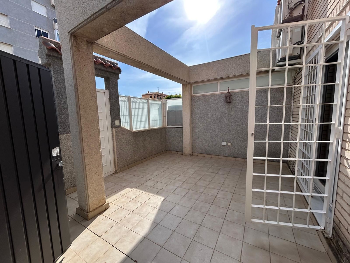 For sale - 3 Bedroom 2 Bathroom House - Townhouse in Torrevieja - Torrevieja Centro  - Alicante