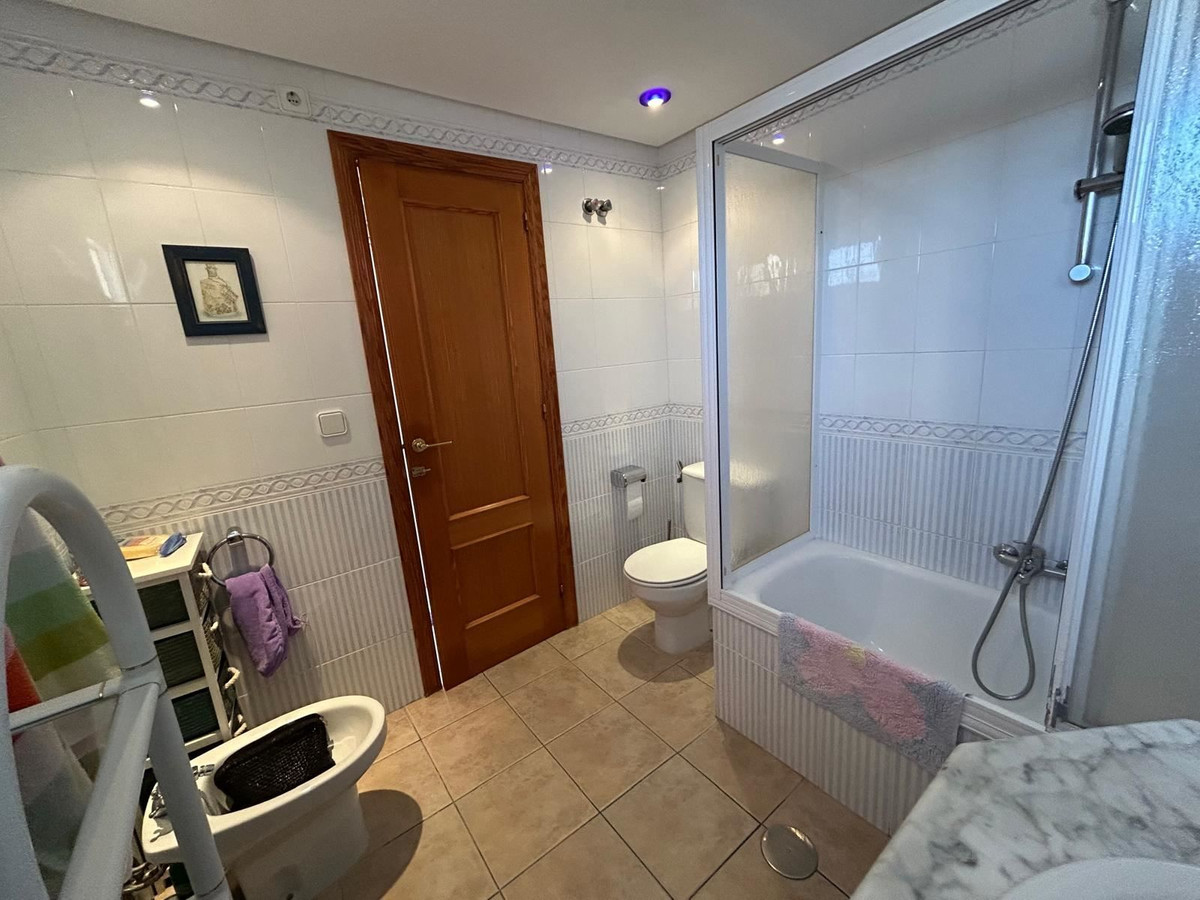 For sale - 3 Bedroom 2 Bathroom House - Townhouse in Torrevieja - Torrevieja Centro  - Alicante