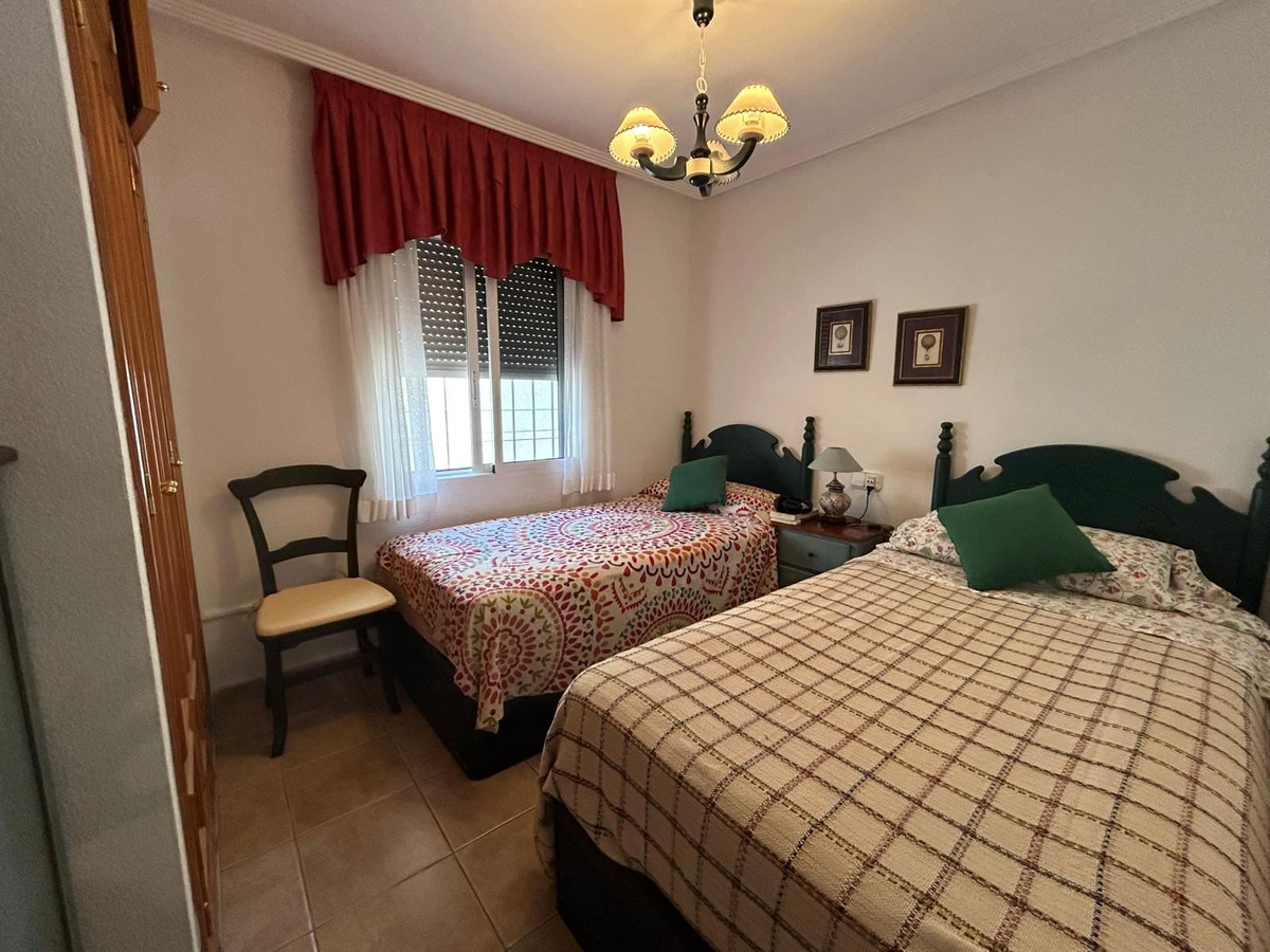 For sale - 3 Bedroom 2 Bathroom House - Townhouse in Torrevieja - Torrevieja Centro  - Alicante