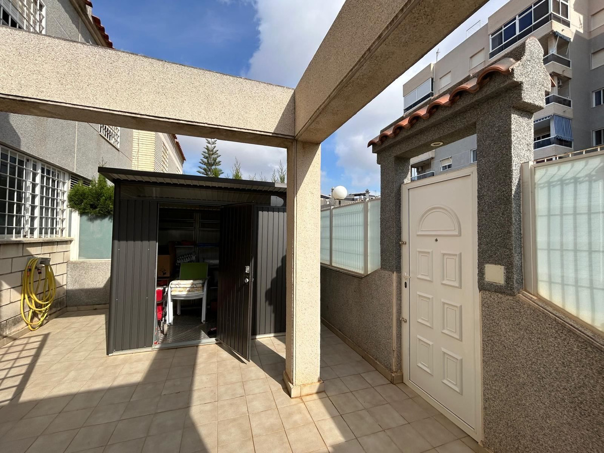 For sale - 3 Bedroom 2 Bathroom House - Townhouse in Torrevieja - Torrevieja Centro  - Alicante