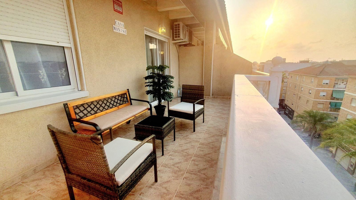 For sale - 1 Bedroom 1 Bathroom Apartment - Top Floor Apartment in Torrevieja - Torrevieja Centro  - Alicante